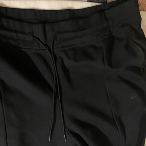 Plus Nike Tech Joggers